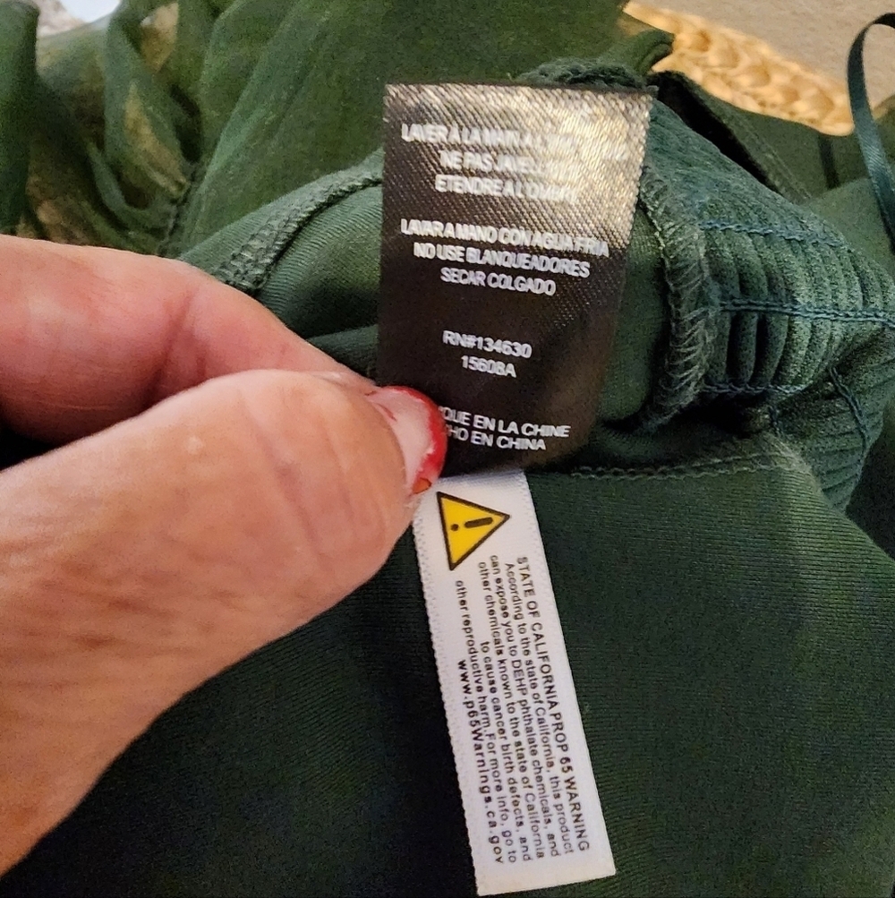 SUNDAY IN BROOKLYN One-Shoulder TOP Smocked Back Front Ruffle Green medium EUC - Picture 10 of 13